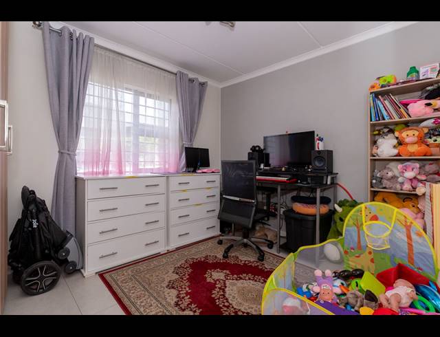 3 BEDROOM APARTMENT FOR SALE IN MODDERFONTEIN
